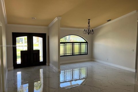 Villa ou maison à vendre à Fort Myers, Floride: 5 chambres, 240.15 m2 № 1971712 - photo 10