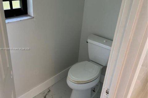 Villa ou maison à vendre à Fort Myers, Floride: 5 chambres, 240.15 m2 № 1971712 - photo 19