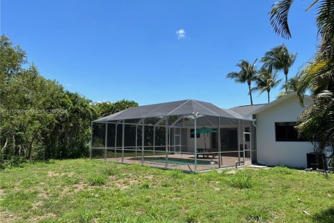 Villa ou maison à vendre à Fort Myers, Floride: 5 chambres, 240.15 m2 № 1971712 - photo 8