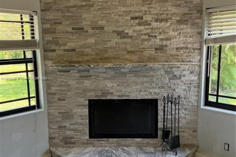 Villa ou maison à vendre à Fort Myers, Floride: 5 chambres, 240.15 m2 № 1971712 - photo 11