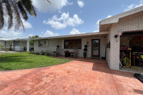Casa en venta en Pembroke Pines, Florida, 3 dormitorios, 115.66 m2 № 1792512 - foto 3