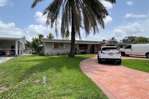 Casa en venta en Pembroke Pines, Florida, 3 dormitorios, 115.66 m2 № 1792512 - foto 2