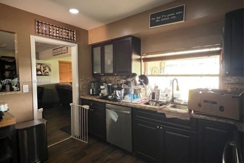 Casa en venta en Pembroke Pines, Florida, 3 dormitorios, 115.66 m2 № 1792512 - foto 14