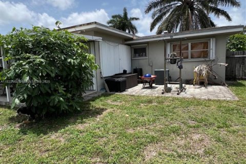Casa en venta en Pembroke Pines, Florida, 3 dormitorios, 115.66 m2 № 1792512 - foto 27