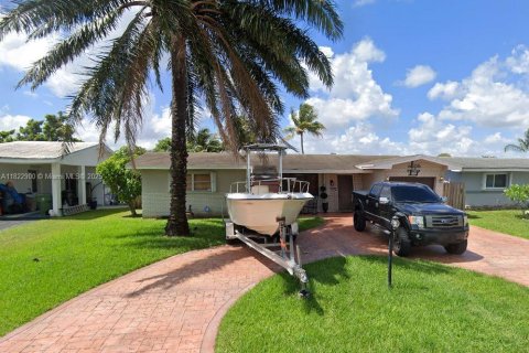 Casa en venta en Pembroke Pines, Florida, 3 dormitorios, 115.66 m2 № 1792512 - foto 4