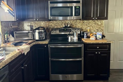 Casa en venta en Pembroke Pines, Florida, 3 dormitorios, 115.66 m2 № 1792512 - foto 15