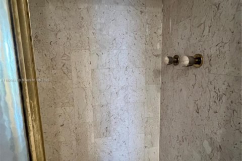 Condominio en alquiler en Miami, Florida, 2 dormitorios, 152.17 m2 № 1938180 - foto 9