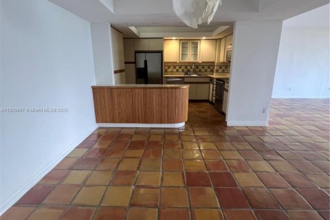 Condominio en alquiler en Miami, Florida, 2 dormitorios, 152.17 m2 № 1938180 - foto 4