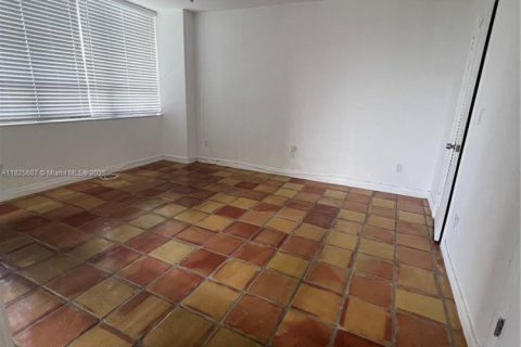 Condominio en alquiler en Miami, Florida, 2 dormitorios, 152.17 m2 № 1938180 - foto 6