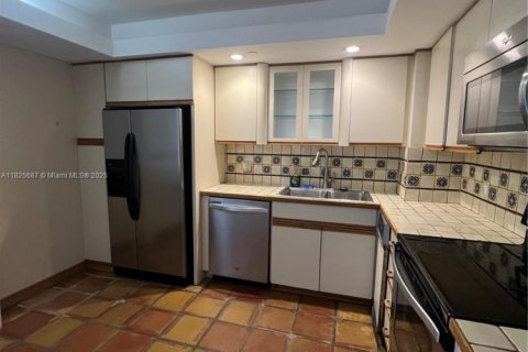 Condominio en alquiler en Miami, Florida, 2 dormitorios, 152.17 m2 № 1938180 - foto 5