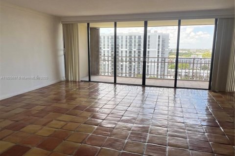 Copropriété à louer à Miami, Floride: 2 chambres, 152.17 m2 № 1938180 - photo 3