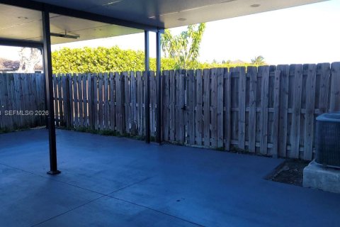 Touwnhouse à louer à Miami, Floride: 3 chambres, 157.38 m2 № 2027490 - photo 18