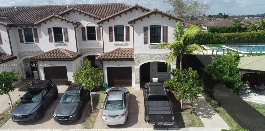 Touwnhouse à Miami, Floride 3 chambres, 157.38 m2 № 2027490