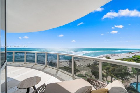 Condominio en venta en Sunny Isles Beach, Florida, 3 dormitorios, 375.79 m2 № 2261576 - foto 3