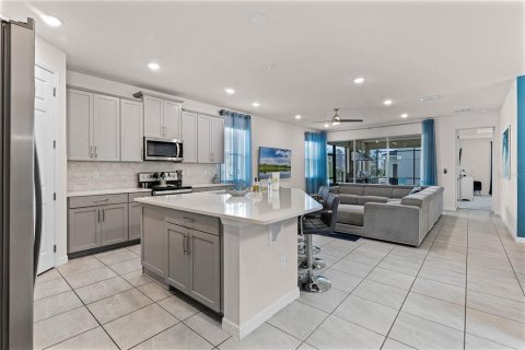 Casa en venta en Kissimmee, Florida, 7 dormitorios, 328.22 m2 № 1598341 - foto 19