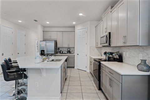 Casa en venta en Kissimmee, Florida, 7 dormitorios, 328.22 m2 № 1598341 - foto 20