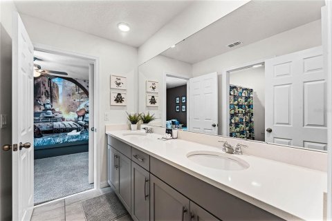 Casa en venta en Kissimmee, Florida, 7 dormitorios, 328.22 m2 № 1598341 - foto 12