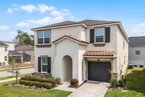 Casa en venta en Kissimmee, Florida, 7 dormitorios, 328.22 m2 № 1598341 - foto 3