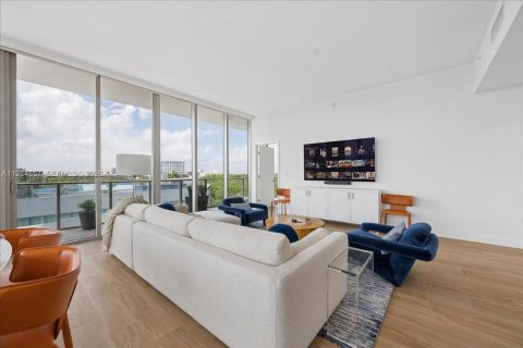 Condo in Miami, Florida, 3 bedrooms  № 2045930 - photo 9