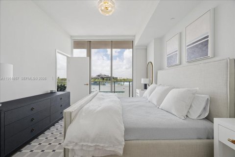 Condo in Miami, Florida, 3 bedrooms  № 2045930 - photo 14