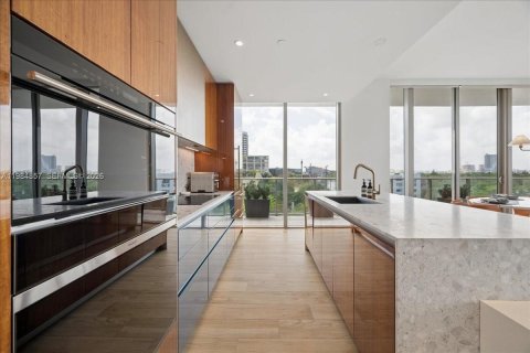 Condo in Miami, Florida, 3 bedrooms  № 2045930 - photo 7