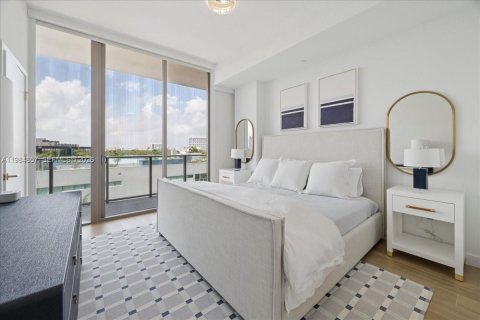 Condo in Miami, Florida, 3 bedrooms  № 2045930 - photo 19