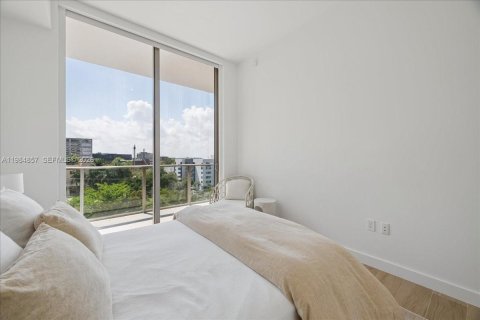 Condo in Miami, Florida, 3 bedrooms  № 2045930 - photo 29
