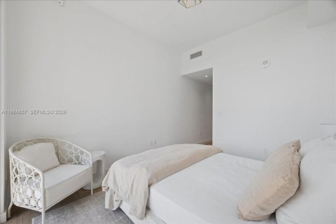 Condo in Miami, Florida, 3 bedrooms  № 2045930 - photo 28