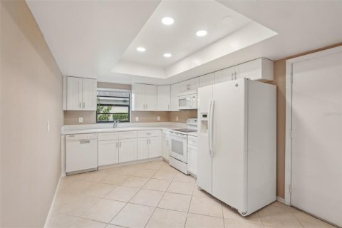 Купить кондоминиум в Сан-Сити-Центр, Флорида 8 комнат, 126.25м2, № 1614755 - фото 9