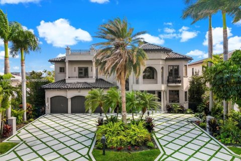 Villa ou maison à louer à North Miami Beach, Floride: 6 chambres, 537.9 m2 № 2385066 - photo 11