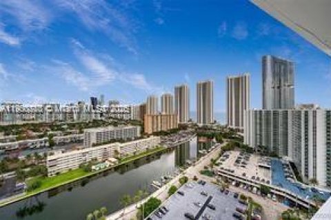 Copropriété à vendre à Sunny Isles Beach, Floride: 1 chambre, 70.79 m2 № 1954555 - photo 29