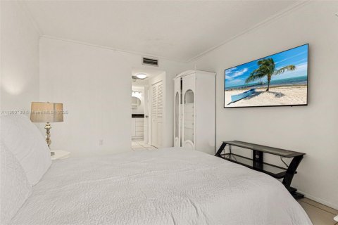 Copropriété à vendre à Sunny Isles Beach, Floride: 1 chambre, 70.79 m2 № 1954555 - photo 15