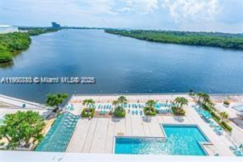 Copropriété à vendre à Sunny Isles Beach, Floride: 1 chambre, 70.79 m2 № 1954555 - photo 1