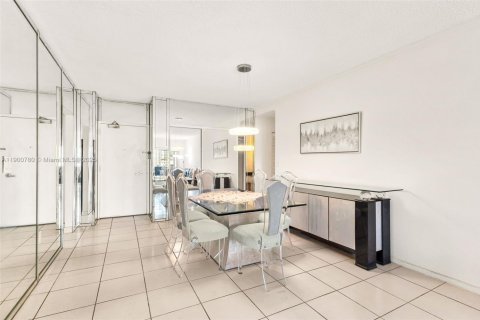 Copropriété à vendre à Sunny Isles Beach, Floride: 1 chambre, 70.79 m2 № 1954555 - photo 22