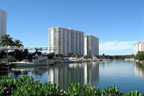 Copropriété à vendre à Sunny Isles Beach, Floride: 1 chambre, 70.79 m2 № 1954555 - photo 28