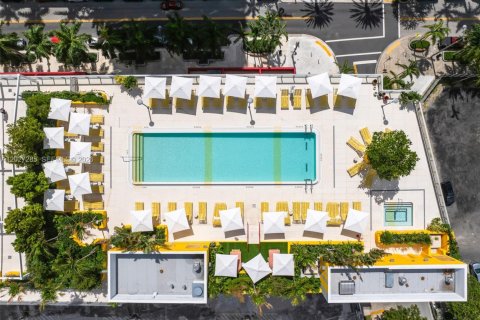 Copropriété à vendre à Miami, Floride: 1 chambre, 75.9 m2 № 2273492 - photo 13