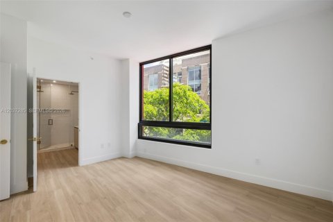 Copropriété à vendre à Miami, Floride: 1 chambre, 75.9 m2 № 2273492 - photo 12