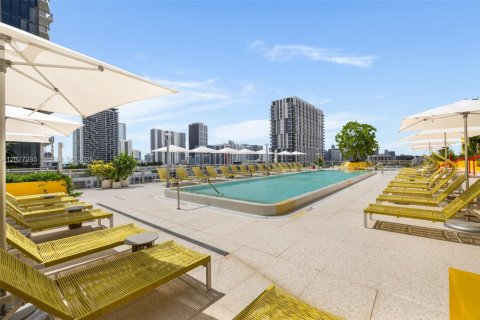 Copropriété à vendre à Miami, Floride: 1 chambre, 75.9 m2 № 2273492 - photo 16