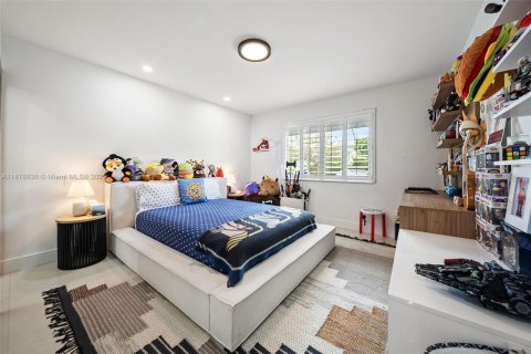 Casa en venta en Miami Beach, Florida, 5 dormitorios, 280.94 m2 № 1928689 - foto 13