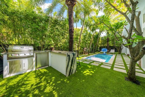 Casa en venta en Miami Beach, Florida, 5 dormitorios, 280.94 m2 № 1928689 - foto 29