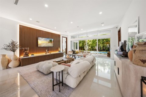 Casa en venta en Miami Beach, Florida, 5 dormitorios, 280.94 m2 № 1928689 - foto 20