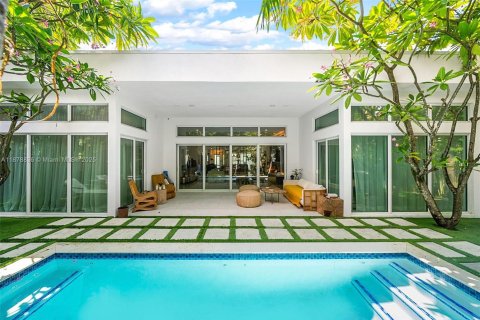 Casa en venta en Miami Beach, Florida, 5 dormitorios, 280.94 m2 № 1928689 - foto 1