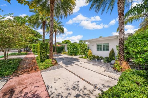 Casa en venta en Miami Beach, Florida, 5 dormitorios, 280.94 m2 № 1928689 - foto 3