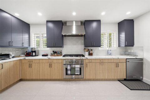 Casa en venta en Miami Beach, Florida, 5 dormitorios, 280.94 m2 № 1928689 - foto 8