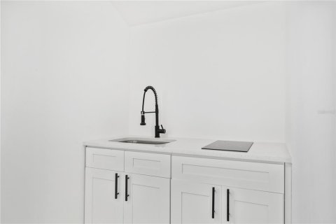Casa en venta en Orlando, Florida, 5 dormitorios, 87.61 m2 № 1910043 - foto 18