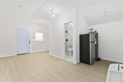 Casa en venta en Orlando, Florida, 5 dormitorios, 87.61 m2 № 1910043 - foto 19