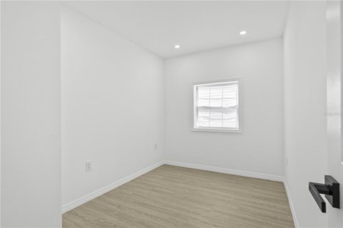 Casa en venta en Orlando, Florida, 5 dormitorios, 87.61 m2 № 1910043 - foto 14