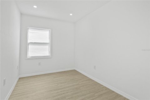 Casa en venta en Orlando, Florida, 5 dormitorios, 87.61 m2 № 1910043 - foto 13