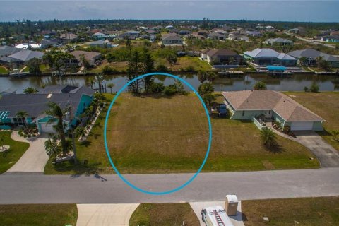 Terreno en venta en Port Charlotte, Florida № 1593084 - foto 1