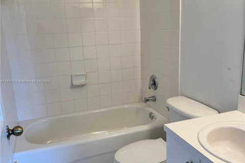 Townhouse in Homestead, Florida 2 bedrooms, 114.64 sq.m. № 1973833 - photo 10